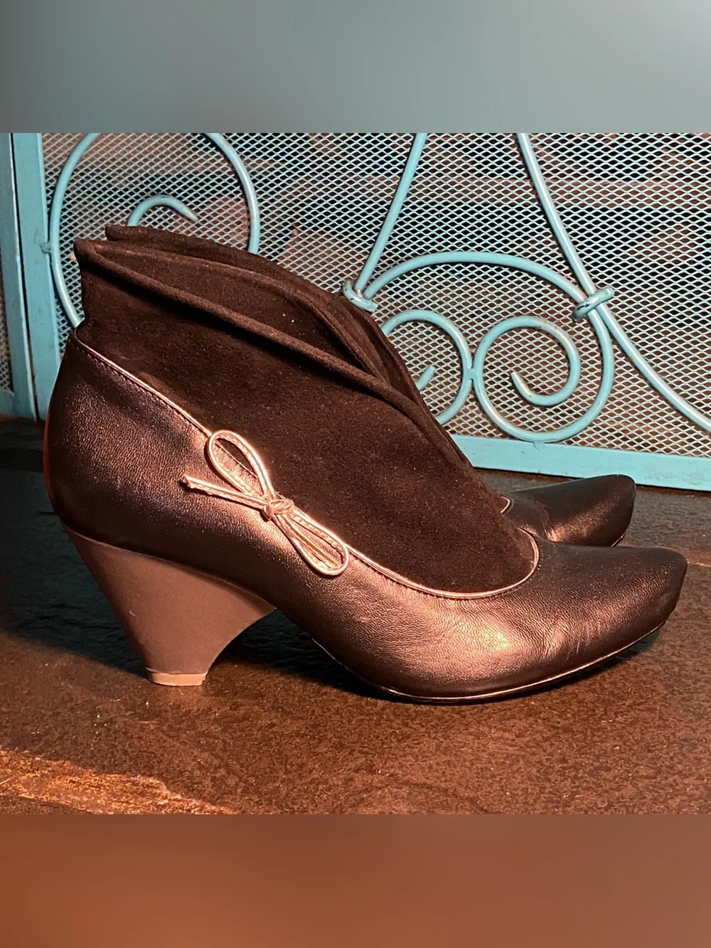 Irregular Choice Poetic License wedge heels,black leather/silver bow,collar,7